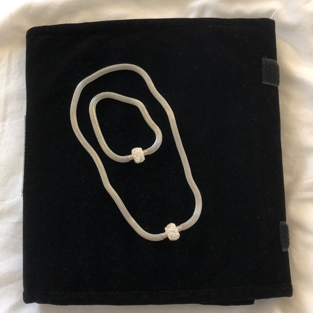Necklace and bracelet. NEW